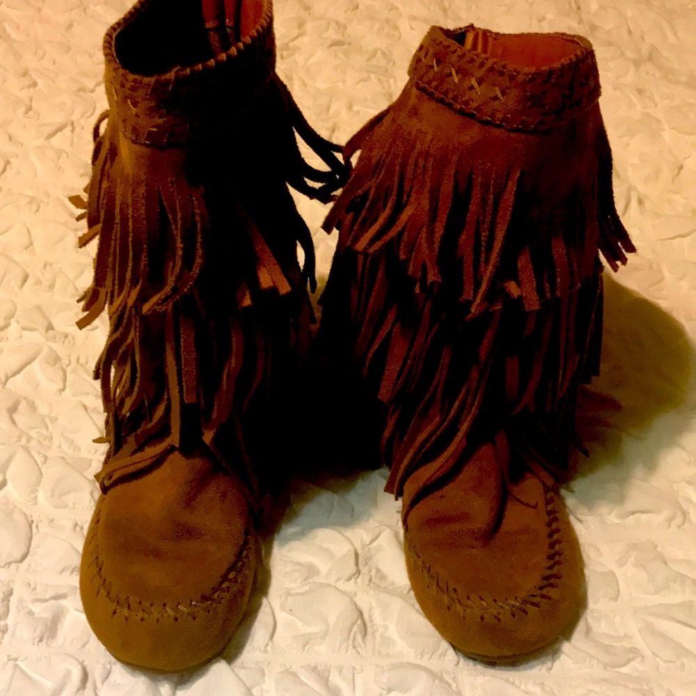 Moccasin boots